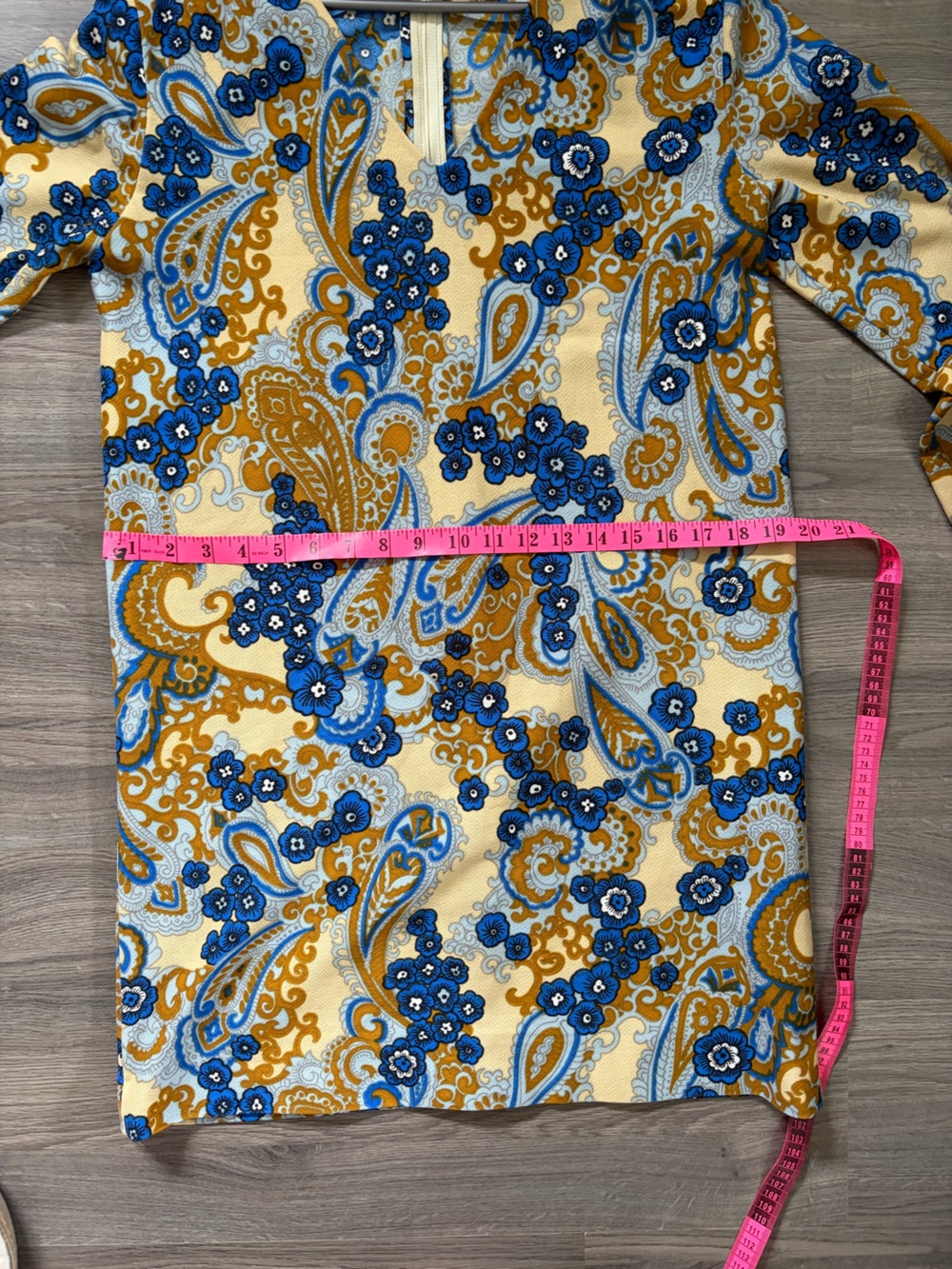 1960s Psychedelic Print Mini Dress - Picture 5 of 8
